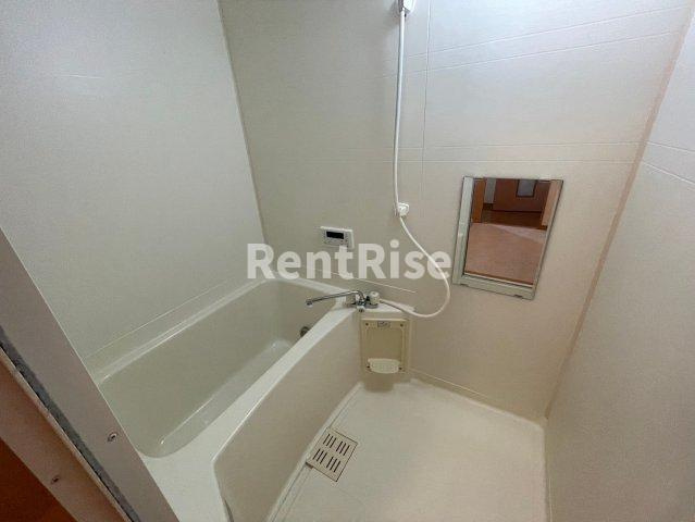 ヴォワール三和Ａ棟の浴室