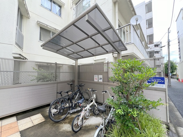 オアシス池尻のその他共用部分|★屋根付き駐輪場★