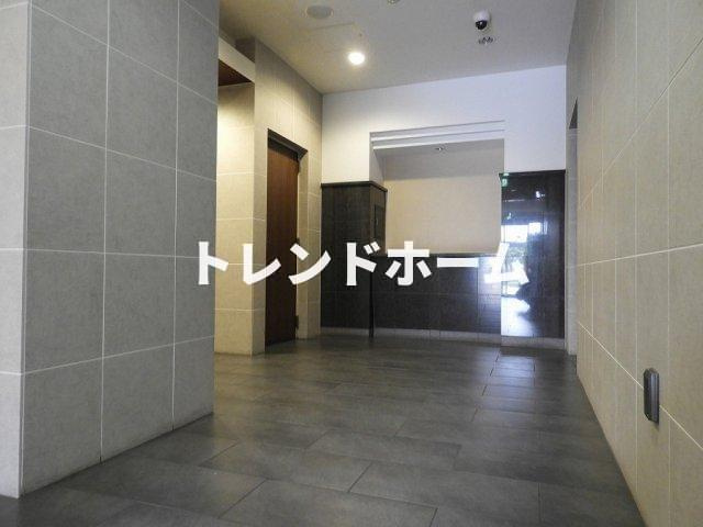 レジュールアッシュ梅田イーストのエントランス|選べる家電プランあり！！