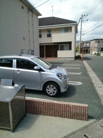 メゾン・ド・ジェルメＡの駐車場