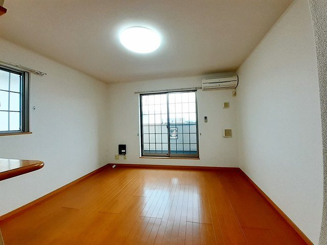 ジュネスの居間・リビング|ゆったりとした居間です