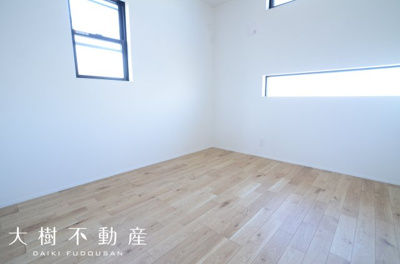 【洋室】 | 綾瀬市深谷中７丁目　新築戸建て　全１棟【仲介手数料無料】 | 2階　洋室1（5.4帖）