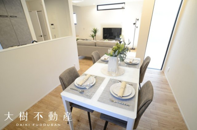 【居間・リビング】 | 綾瀬市深谷中７丁目　新築戸建て　全１棟【仲介手数料無料】 | 海老名市を中心に地域密着で営業♪不動産のことなら「大樹不動産」へ