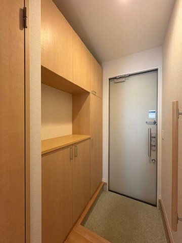 シェーネスの玄関|玄関には大型シューズBOXを設置♪