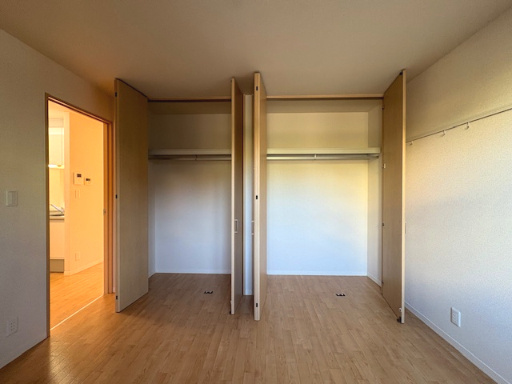 シェーネスの収納|たっぷり荷物を収納できます♪