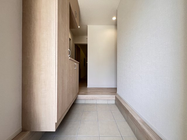 広野町小根尾　新築戸建ての玄関