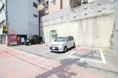 【周辺】 | 熊内町117 | 隣にコインパーキング有