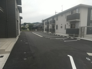【駐車場】