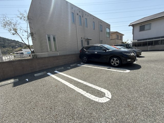 スモールヴィレッジⅡの駐車場