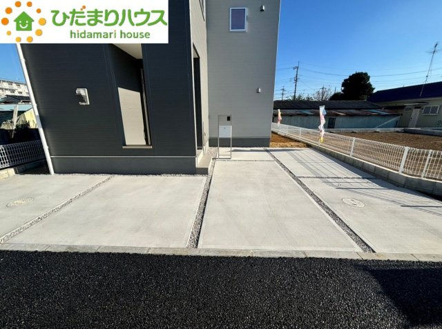 鴻巣市箕田　第5　新築一戸建て　リーブルガーデン　02の駐車場