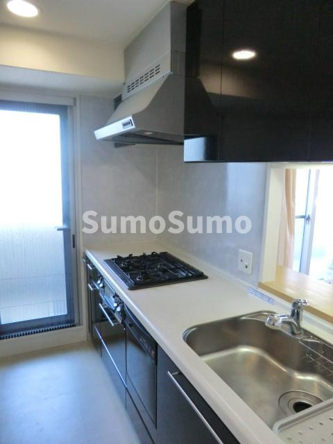 ハーティネストアロード中山手のキッチン