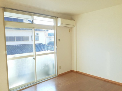 【居間・リビング】 | クリアヴィレッジＣ | ゆったりとした居間です