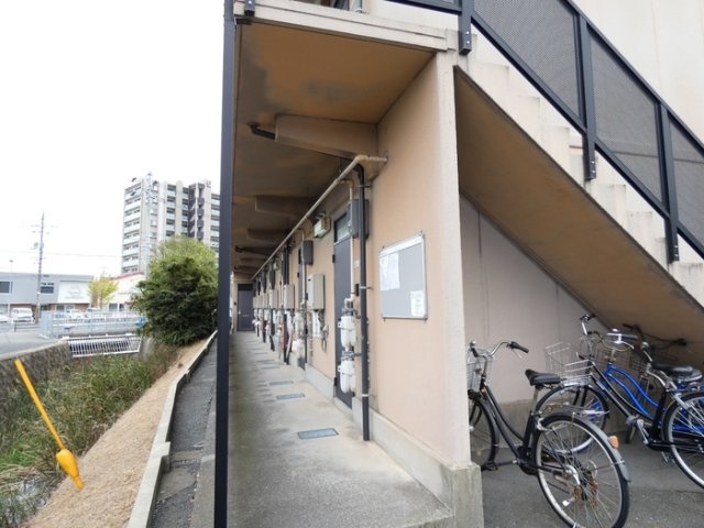 【バルコニー】 | バウハウス弐番館 | お洗濯にも便利なバルコニー付き