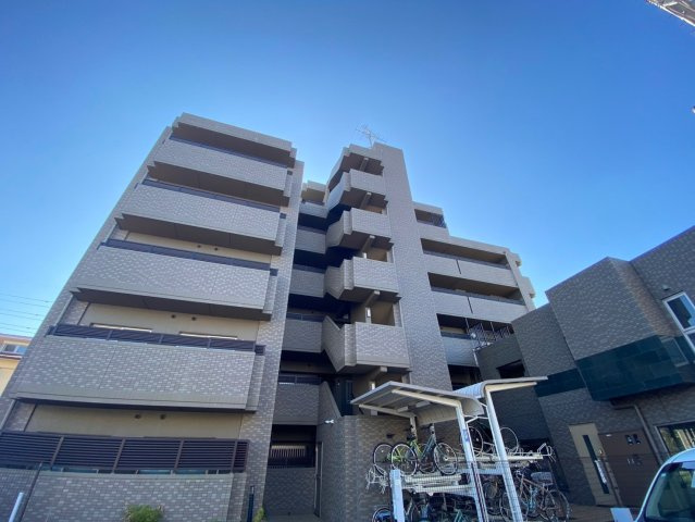 グラン・コート喜多山の現況写真|マンション裏には屋根付きの駐輪場があるので雨の日も安心です！