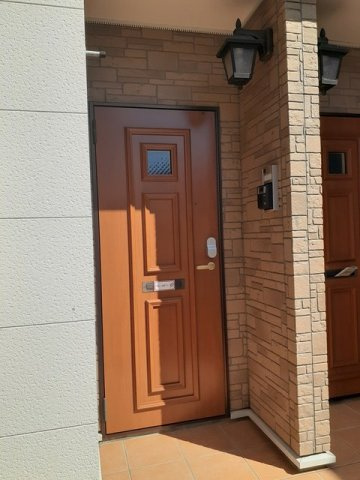ラフィネ　ジェンテの玄関