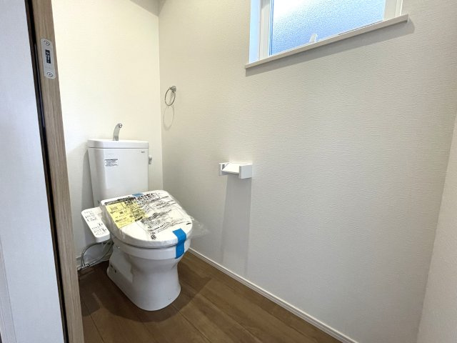 佐伯区藤垂園　№35147のトイレ|2階ウォシュレット付きトイレ