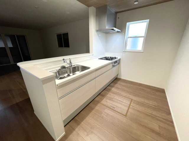 佐伯区藤垂園　№35147のキッチン|リビング全体を見渡せる
対面キッチンです。