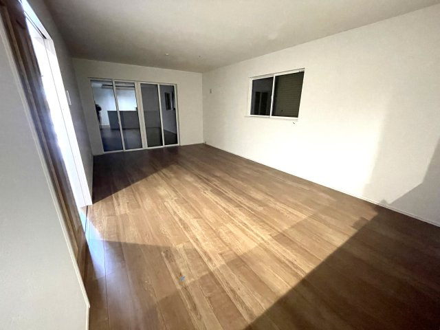 佐伯区藤垂園　№35147の居間・リビング|18.78ＬＤＫの開放的なリビング