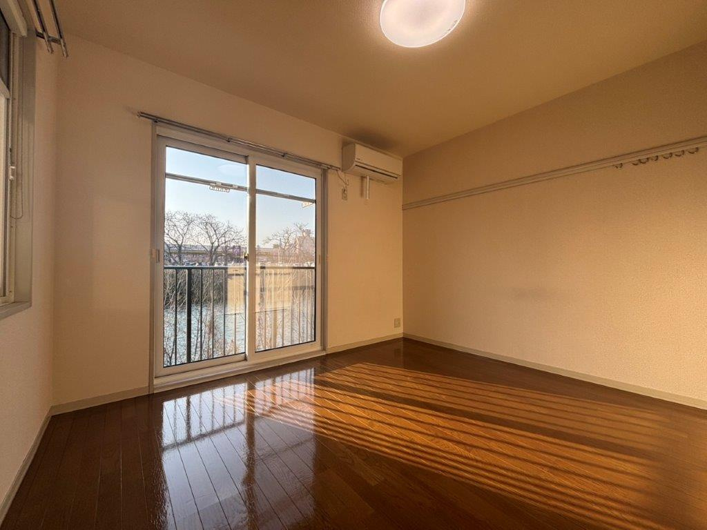 プリムヴェール館向Ｂ棟の居間・リビング