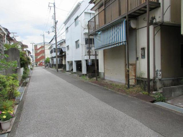 高知市高須2丁目の前面道路含む現地写真