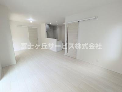 【居間・リビング】 | 豊橋市吾妻町 新築一戸建て | リビングです