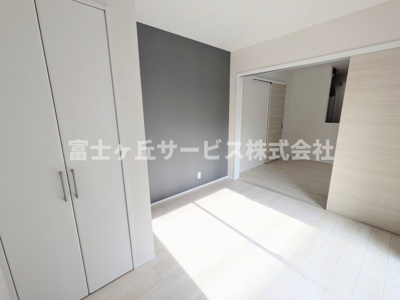 【洋室】 | 豊橋市吾妻町 新築一戸建て | リビング横の洋室です