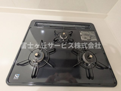 【その他】 | 豊橋市吾妻町 新築一戸建て | 3口コンロがあります