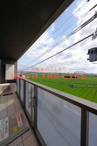 シャーメゾングレイス【キャッシュバック対象物件】のバルコニー|バルコニーからの眺めを楽しみながら食事をしませんか