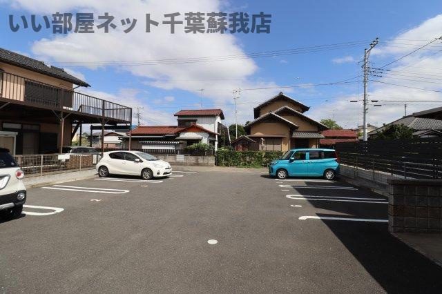 エクラシオールの駐車場|車をお持ちの方に嬉しい駐車場付きの物件です