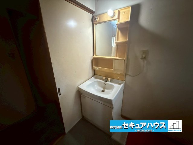 豊橋市飯村北2丁目のその他|2階住宅部分洗面所写真です。