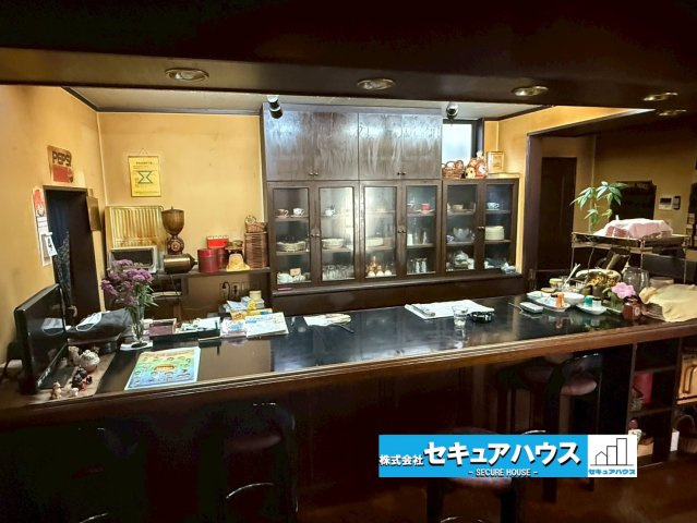 豊橋市飯村北2丁目のその他|1階店舗カウンター、キッチン写真です。