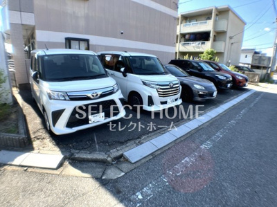 【駐車場】 | ハイウッズ針崎 | カースペースがあります