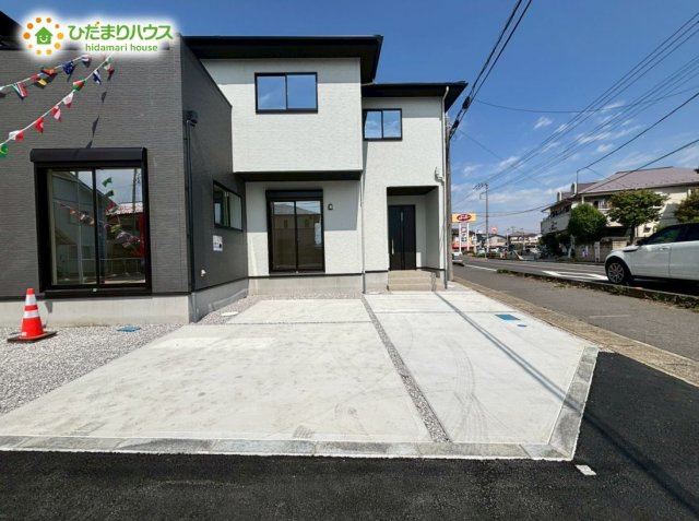 鴻巣市加美　4期　新築一戸建て　ずっとプラス　02の駐車場