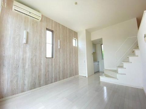 福岡市東区奈多３丁目のアパートの居間・リビング|室内