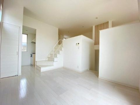 福岡市東区奈多３丁目のアパートの居間・リビング|リビング