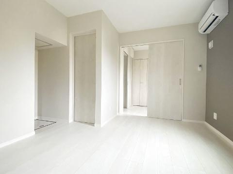 福岡市東区和白丘２丁目のアパートの居間・リビング|室内