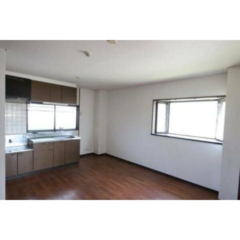 福岡市東区和白５丁目の賃貸マンションの居間・リビング|室内