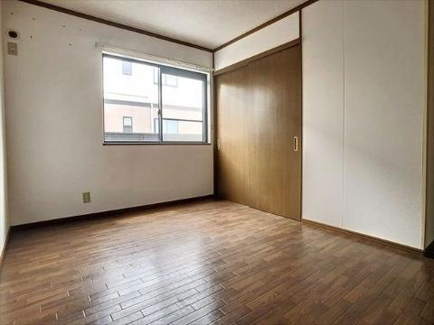 福岡市東区美和台新町のアパートの居間・リビング|寝室