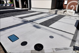 【駐車場】 | 駐車スペース並列3台分(車種による)♪