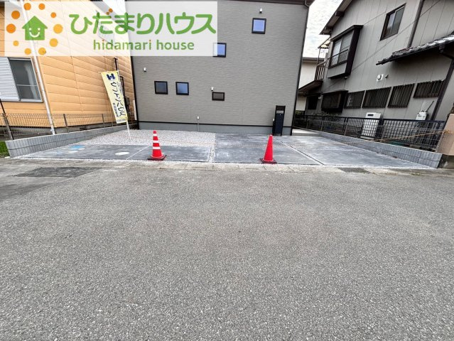 行田市矢場　第3　新築一戸建て　リーブルガーデン　01　の駐車場|並列二台駐車をしてもまだスペースが！自転車、バイク・・物置を設置してもいいかもしれませんね♪