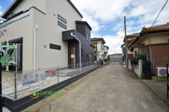 行田市谷郷3丁目　中古一戸建て　いろどりアイタウン　01の前面道路含む現地写真|全居室6帖以上！！
ゆとりの4LDK♪