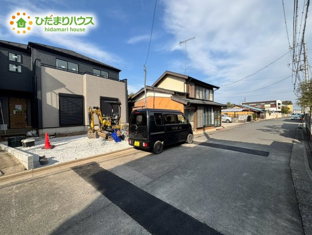 行田市天満　新築一戸建て　グラファーレ　01の前面道路含む現地写真