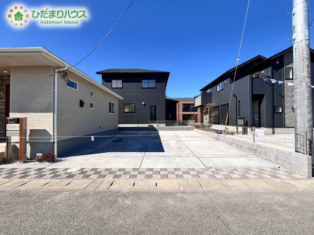 行田市長野　新築一戸建て　ブルーミングガーデン　02の駐車場