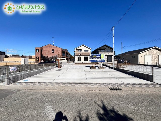 行田市長野　新築一戸建て　ブルーミングガーデン　04の駐車場