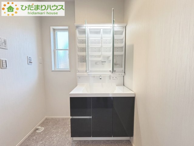 行田市深水　未入居物件　タマタウン　06の独立洗面台