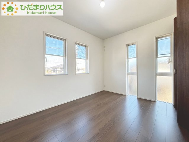 行田市深水　未入居物件　タマタウン　06の洋室