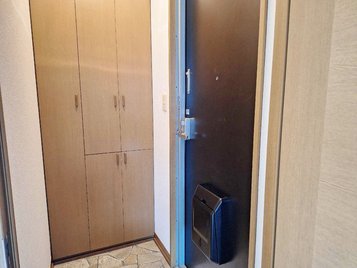 ロイヤルストーク　Ａの玄関