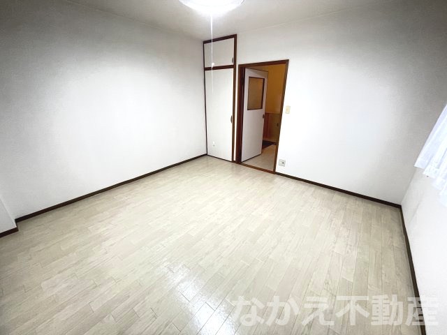 【寝室】 | 広くて明るい寝室