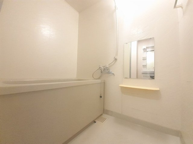 エスポワールドミールＢの浴室