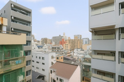 【展望】 | 【上質リノベ】ハイツ西翠苑 | 【四季を感じる】
四季の移ろい・爽やかな青空や風を感じられ
自然を愉しめるパノラマビュー。
毎日の暮らしに余裕を感じさせてくれる、
遮る物の無い開放的な眺望を是非、ご堪能ください。